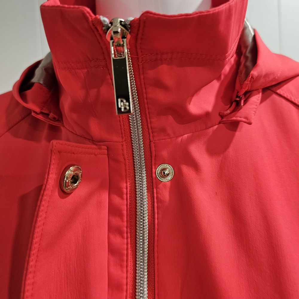 Dennis by Dennis Basso Red Hooded Rain Jacket Women's Size S Snap Zip Lightweigh - Picture 8 of 16